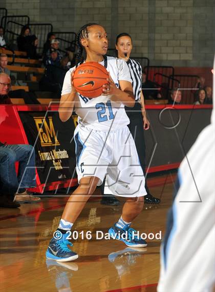 Thumbnail 3 in Centennial vs Mater Dei (Nike Extravaganza) photogallery.