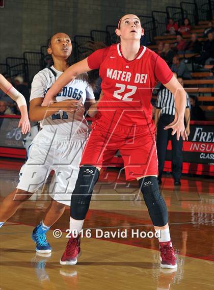 Thumbnail 3 in Centennial vs Mater Dei (Nike Extravaganza) photogallery.