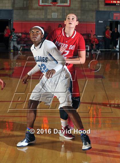 Thumbnail 1 in Centennial vs Mater Dei (Nike Extravaganza) photogallery.