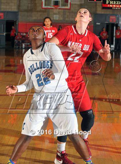 Thumbnail 3 in Centennial vs Mater Dei (Nike Extravaganza) photogallery.