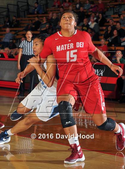 Thumbnail 1 in Centennial vs Mater Dei (Nike Extravaganza) photogallery.