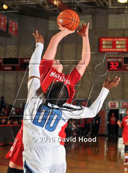 Thumbnail 1 in Centennial vs Mater Dei (Nike Extravaganza) photogallery.