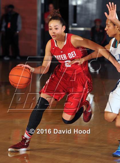 Thumbnail 1 in Centennial vs Mater Dei (Nike Extravaganza) photogallery.