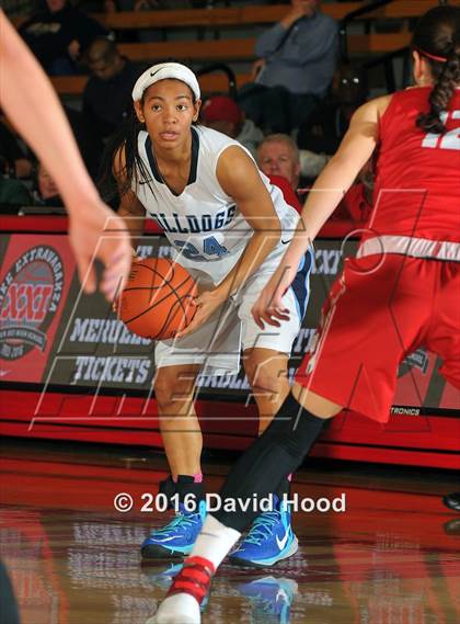 Thumbnail 3 in Centennial vs Mater Dei (Nike Extravaganza) photogallery.