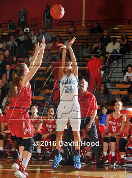 Thumbnail 1 in Centennial vs Mater Dei (Nike Extravaganza) photogallery.