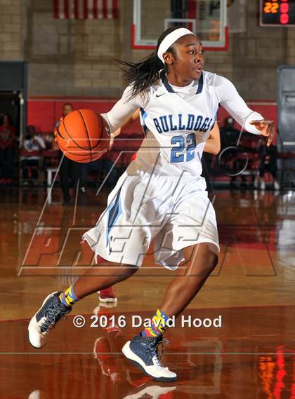Thumbnail 3 in Centennial vs Mater Dei (Nike Extravaganza) photogallery.