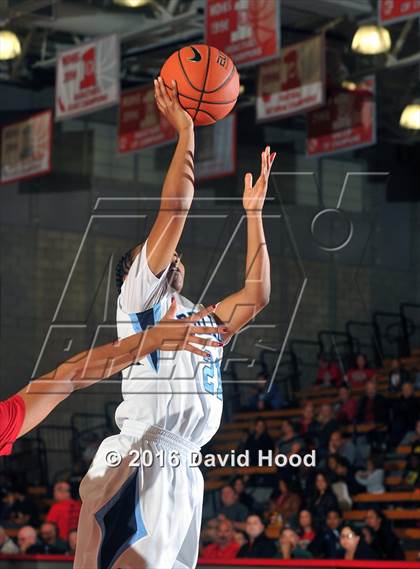 Thumbnail 2 in Centennial vs Mater Dei (Nike Extravaganza) photogallery.