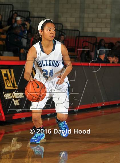 Thumbnail 1 in Centennial vs Mater Dei (Nike Extravaganza) photogallery.