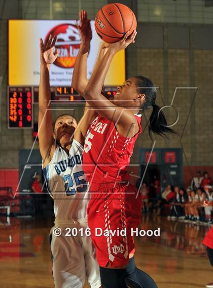 Thumbnail 3 in Centennial vs Mater Dei (Nike Extravaganza) photogallery.