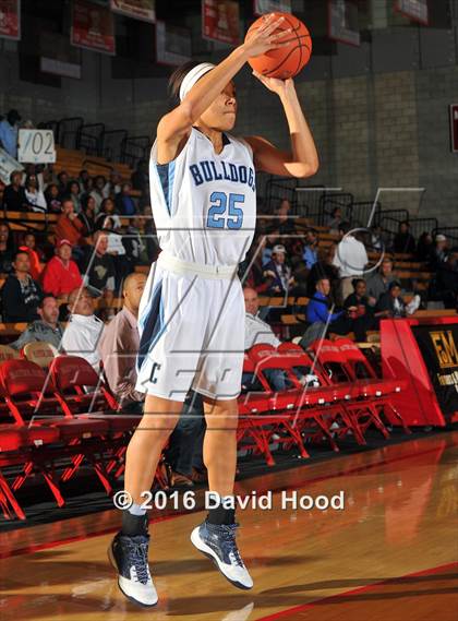 Thumbnail 2 in Centennial vs Mater Dei (Nike Extravaganza) photogallery.