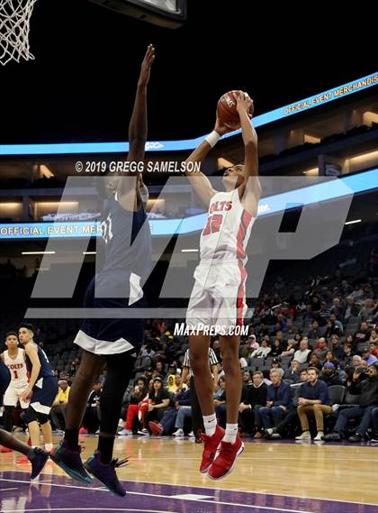 Thumbnail 2 in James Logan vs Chino Hills (CIF State D1 Final) photogallery.