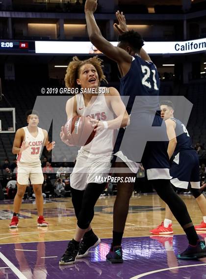 Thumbnail 2 in James Logan vs Chino Hills (CIF State D1 Final) photogallery.