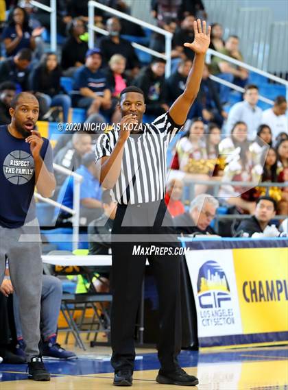 Thumbnail 2 in South East vs. Roosevelt (CIF LAC D2 Finals) photogallery.