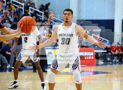 Thumbnail 1 in South East vs. Roosevelt (CIF LAC D2 Finals) photogallery.