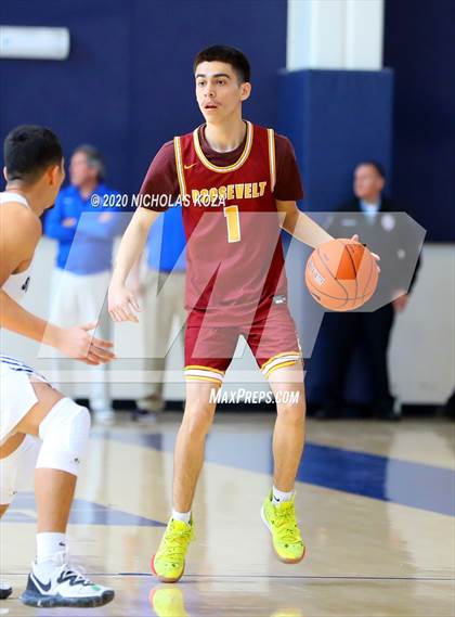 Thumbnail 1 in South East vs. Roosevelt (CIF LAC D2 Finals) photogallery.