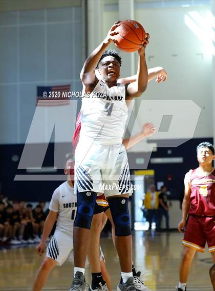 Thumbnail 1 in South East vs. Roosevelt (CIF LAC D2 Finals) photogallery.