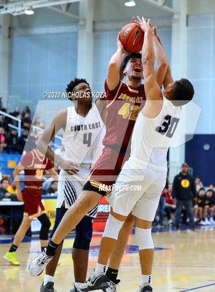 Thumbnail 3 in South East vs. Roosevelt (CIF LAC D2 Finals) photogallery.