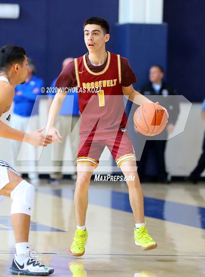 Thumbnail 2 in South East vs. Roosevelt (CIF LAC D2 Finals) photogallery.