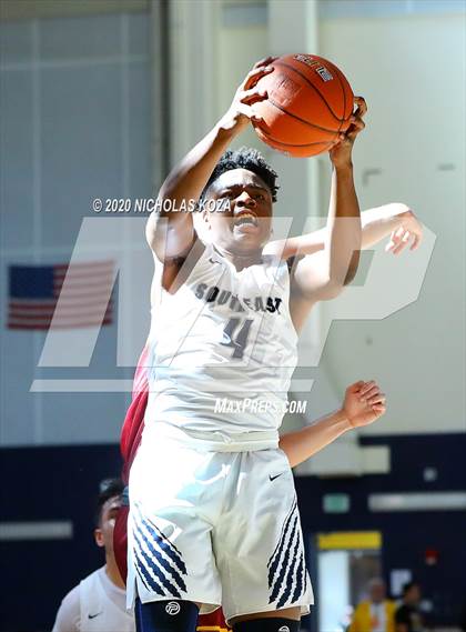 Thumbnail 2 in South East vs. Roosevelt (CIF LAC D2 Finals) photogallery.