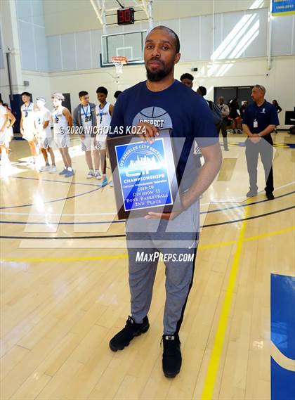 Thumbnail 1 in South East vs. Roosevelt (CIF LAC D2 Finals) photogallery.