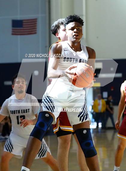 Thumbnail 1 in South East vs. Roosevelt (CIF LAC D2 Finals) photogallery.