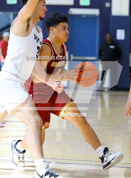 Thumbnail 1 in South East vs. Roosevelt (CIF LAC D2 Finals) photogallery.
