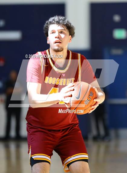 Thumbnail 1 in South East vs. Roosevelt (CIF LAC D2 Finals) photogallery.