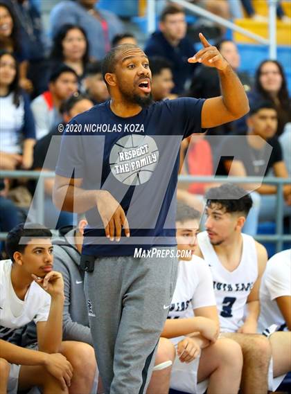 Thumbnail 1 in South East vs. Roosevelt (CIF LAC D2 Finals) photogallery.
