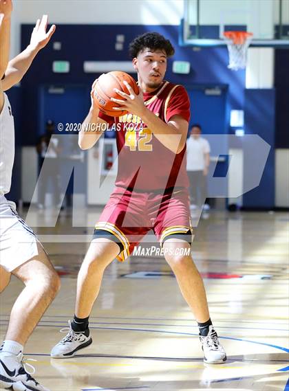 Thumbnail 2 in South East vs. Roosevelt (CIF LAC D2 Finals) photogallery.