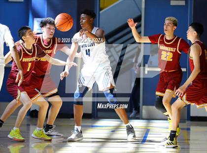 Thumbnail 3 in South East vs. Roosevelt (CIF LAC D2 Finals) photogallery.