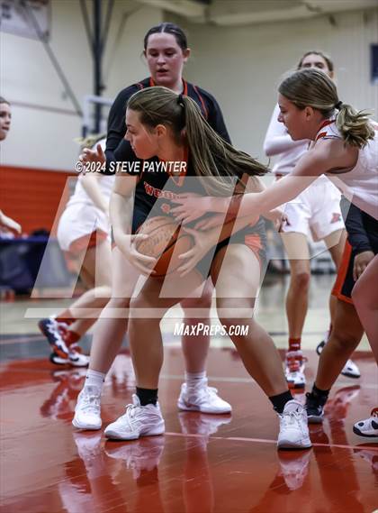 Thumbnail 2 in Wilson vs John Paul II photogallery.