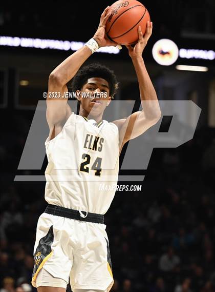 Thumbnail 2 in Centerville vs. Elder (OHSAA Division 1 Regional Semifinal) photogallery.
