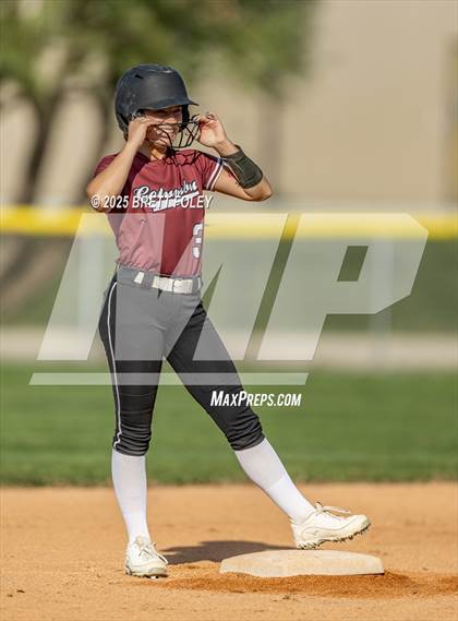 Thumbnail 2 in Lincoln Southeast vs Columbus (HAC Tournament) photogallery.