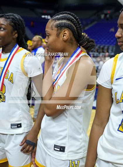 Thumbnail 2 in Canyon vs. La Vega (UIL 4A Basketball Final Medal Ceremony) photogallery.