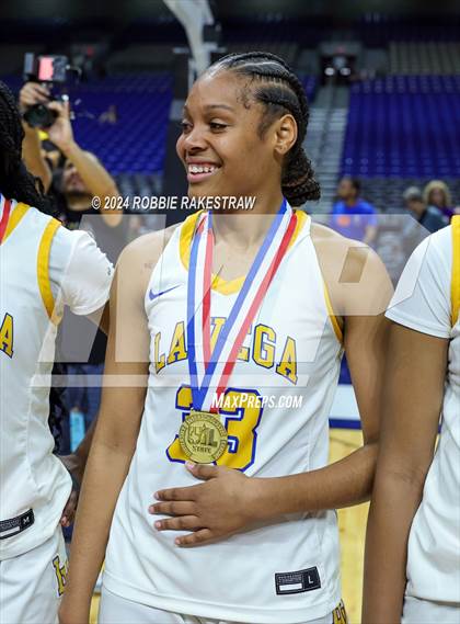 Thumbnail 2 in Canyon vs. La Vega (UIL 4A Basketball Final Medal Ceremony) photogallery.