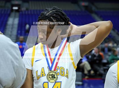 Thumbnail 3 in Canyon vs. La Vega (UIL 4A Basketball Final Medal Ceremony) photogallery.