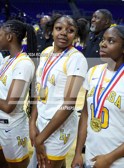 Thumbnail 1 in Canyon vs. La Vega (UIL 4A Basketball Final Medal Ceremony) photogallery.