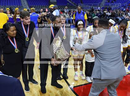 Thumbnail 2 in Canyon vs. La Vega (UIL 4A Basketball Final Medal Ceremony) photogallery.