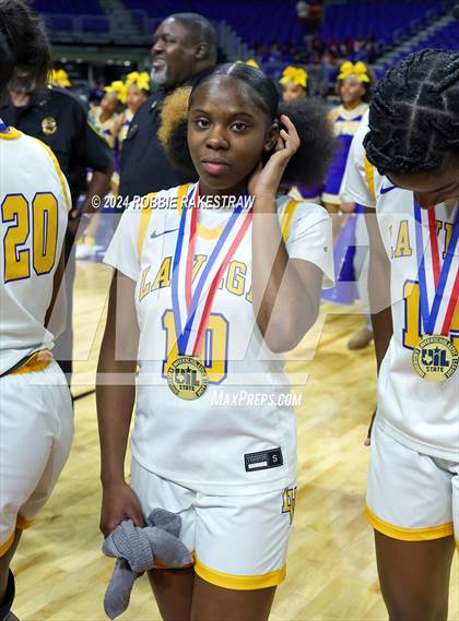 Thumbnail 3 in Canyon vs. La Vega (UIL 4A Basketball Final Medal Ceremony) photogallery.