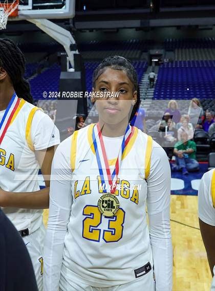 Thumbnail 2 in Canyon vs. La Vega (UIL 4A Basketball Final Medal Ceremony) photogallery.