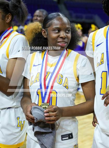Thumbnail 2 in Canyon vs. La Vega (UIL 4A Basketball Final Medal Ceremony) photogallery.