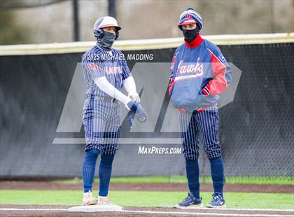 Thumbnail 3 in Hardin-Jefferson vs West Brook (Anahuac Tournament) photogallery.