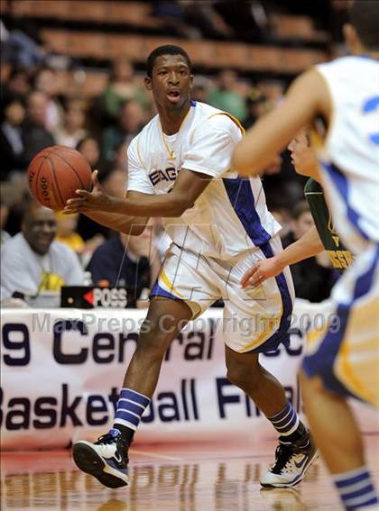 Thumbnail 1 in Bakersfield Christian vs. Kingsburg (CIF CS D4 Final) photogallery.