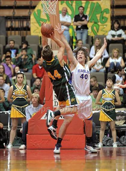 Thumbnail 3 in Bakersfield Christian vs. Kingsburg (CIF CS D4 Final) photogallery.