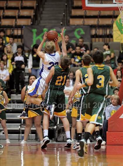 Thumbnail 3 in Bakersfield Christian vs. Kingsburg (CIF CS D4 Final) photogallery.