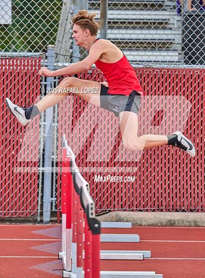 Thumbnail 2 in Eagle No Tax Relays (300M Hurdles) photogallery.