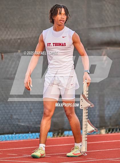 Thumbnail 1 in Eagle No Tax Relays (300M Hurdles) photogallery.