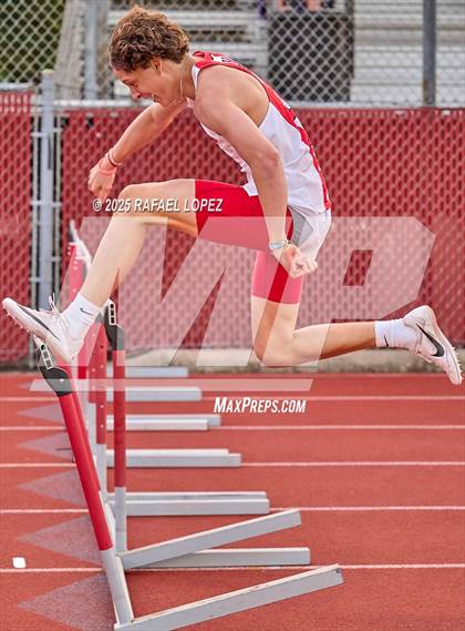 Thumbnail 1 in Eagle No Tax Relays (300M Hurdles) photogallery.