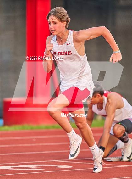 Thumbnail 3 in Eagle No Tax Relays (300M Hurdles) photogallery.