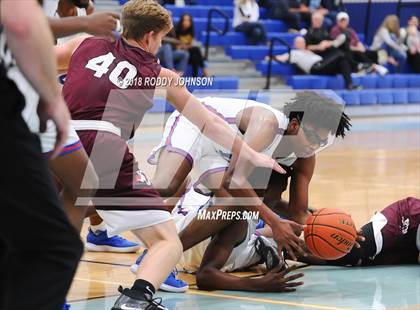 Thumbnail 3 in Dickinson vs. Pearland (McDonald's Texas Invitational) photogallery.